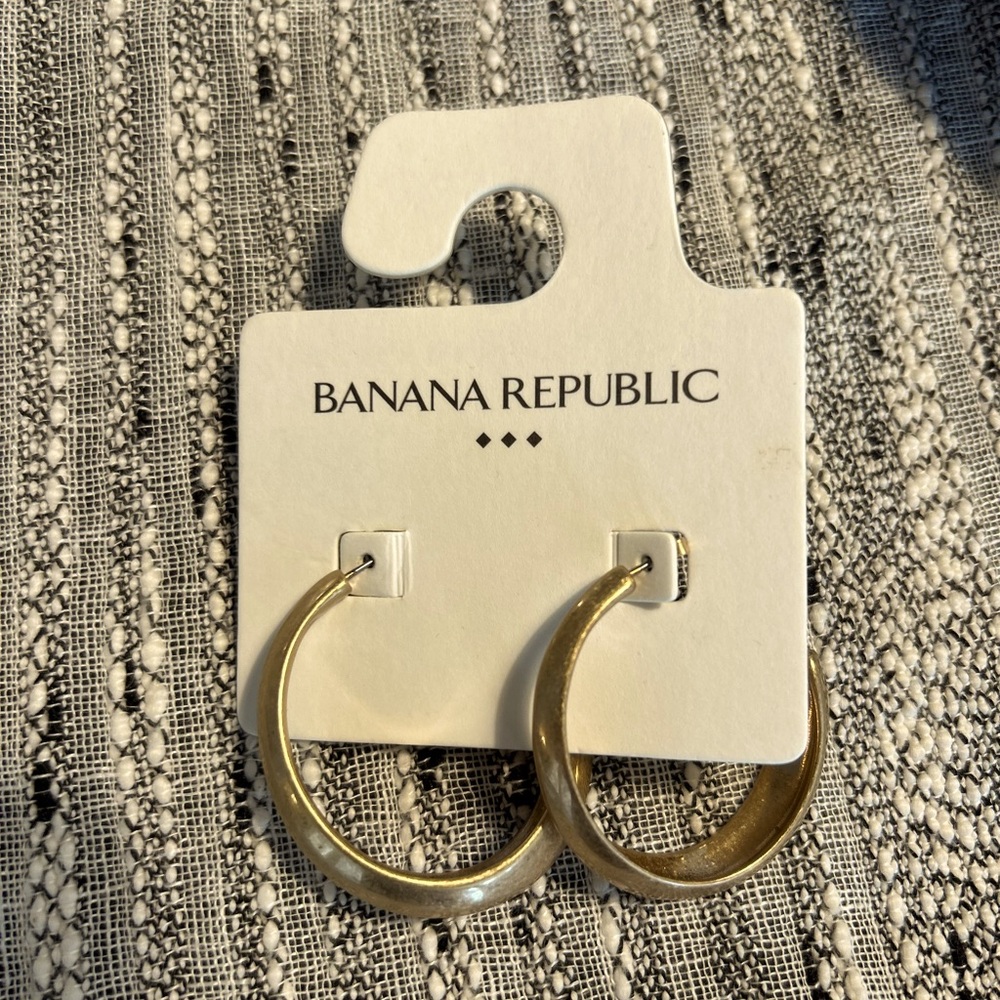 Banana Republic Classic Gold Hoop Earrings